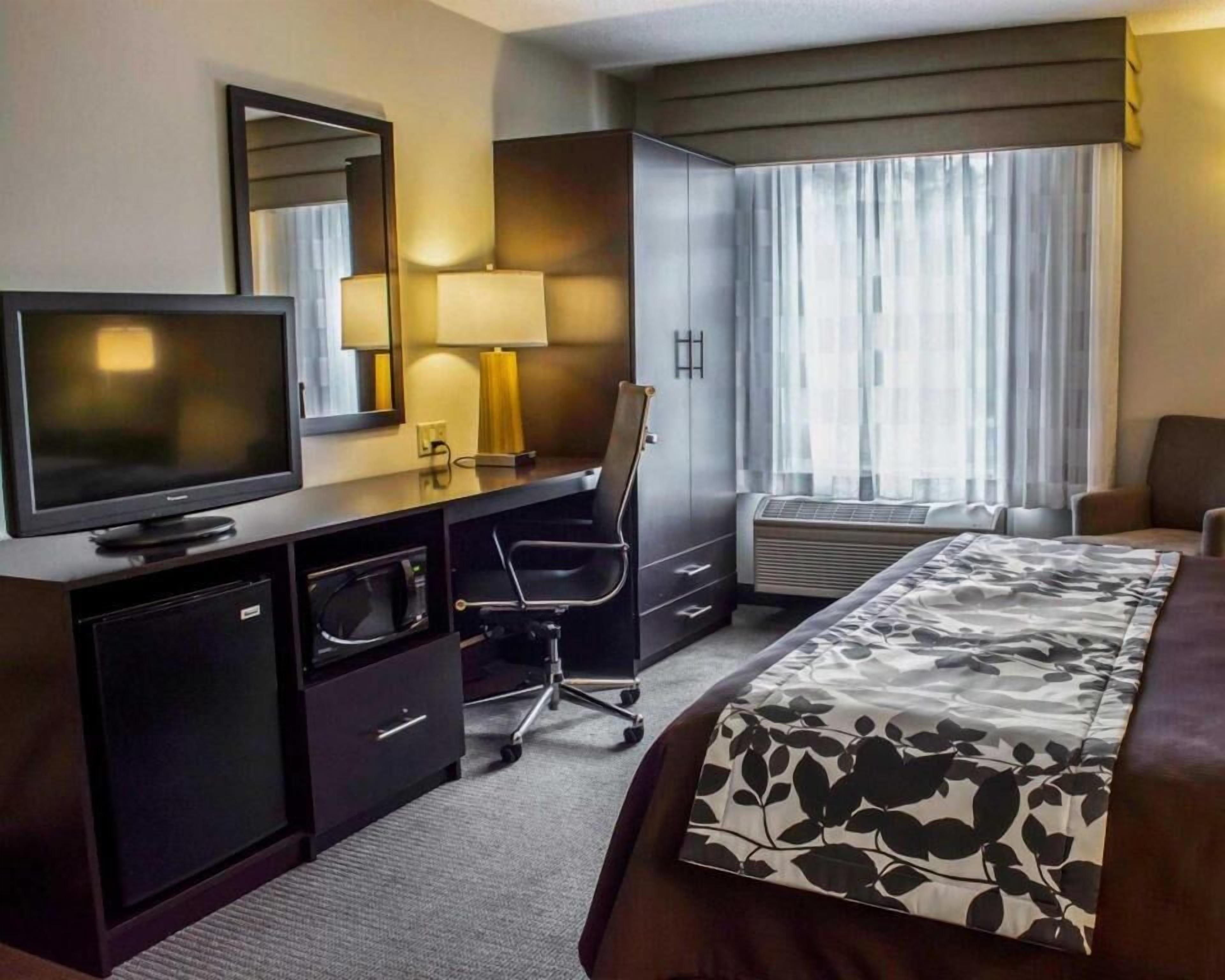 In-room safe, desk, laptop workspace, blackout drapes