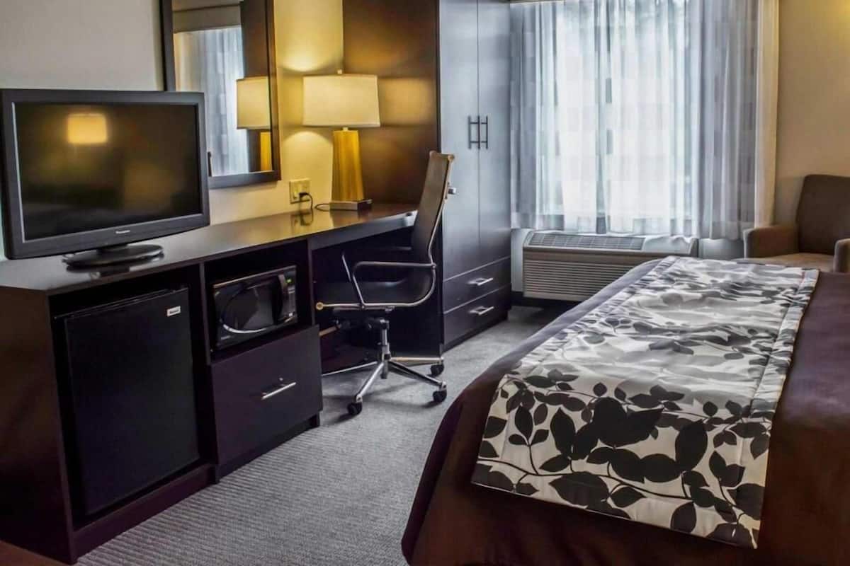 In-room safe, desk, laptop workspace, blackout drapes