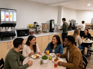 Free daily continental breakfast