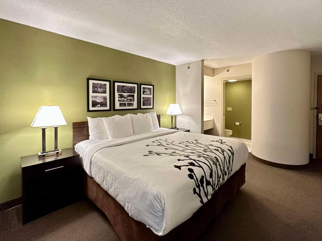 In-room safe, desk, laptop workspace, blackout drapes