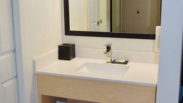 Ducha, artículos de tocador gratuitos, secador de pelo, toallas