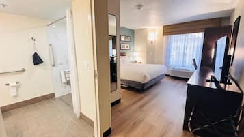 Room, 1 King Bed, Accessible, Non Smoking | In-room safe, desk, laptop workspace, blackout curtains