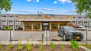 Exterior - Clarion Hotel & Suites Fairbanks near Ft. Wainwright (Fairbanks)