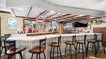 Petit déjeuner complet compris tous les jours