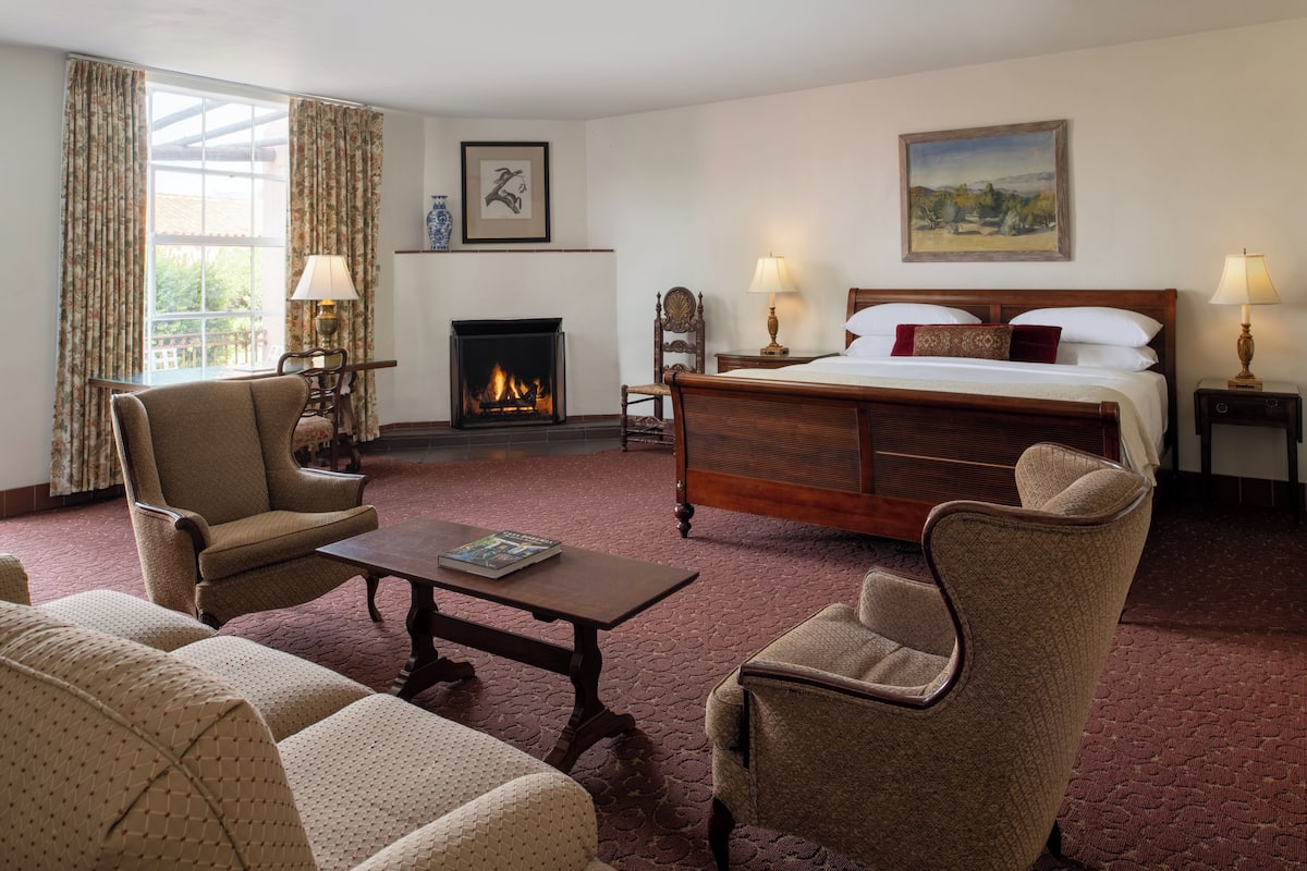 Deluxe Room, 1 King Bed with Sofa bed, Garden View