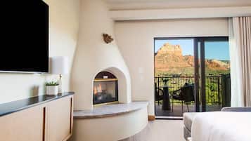 Quarto luxo, 1 cama King (Cliffs,0.1mi from L'Auberge de Sedona) | Roupas de cama premium, frigobar, cofres nos quartos