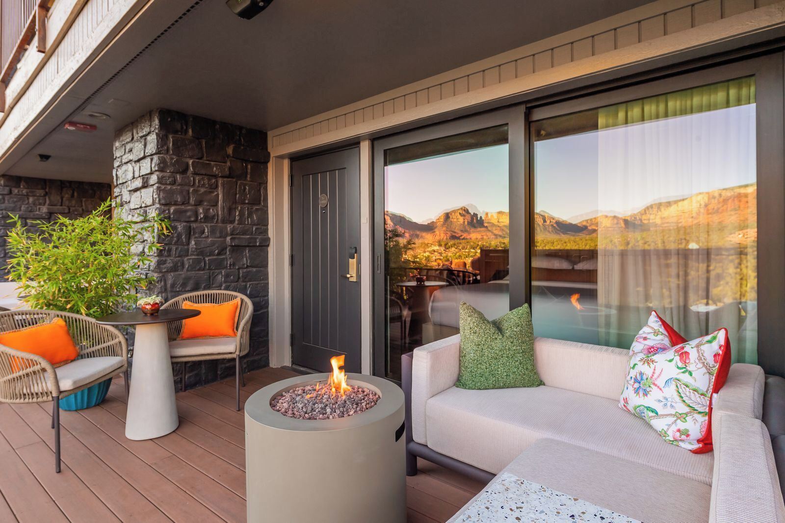 Premier Room, 1 King Bed (Cliffs,0.1mi from L'Auberge de Sedona) | Premium bedding, minibar, in-room safe, desk
