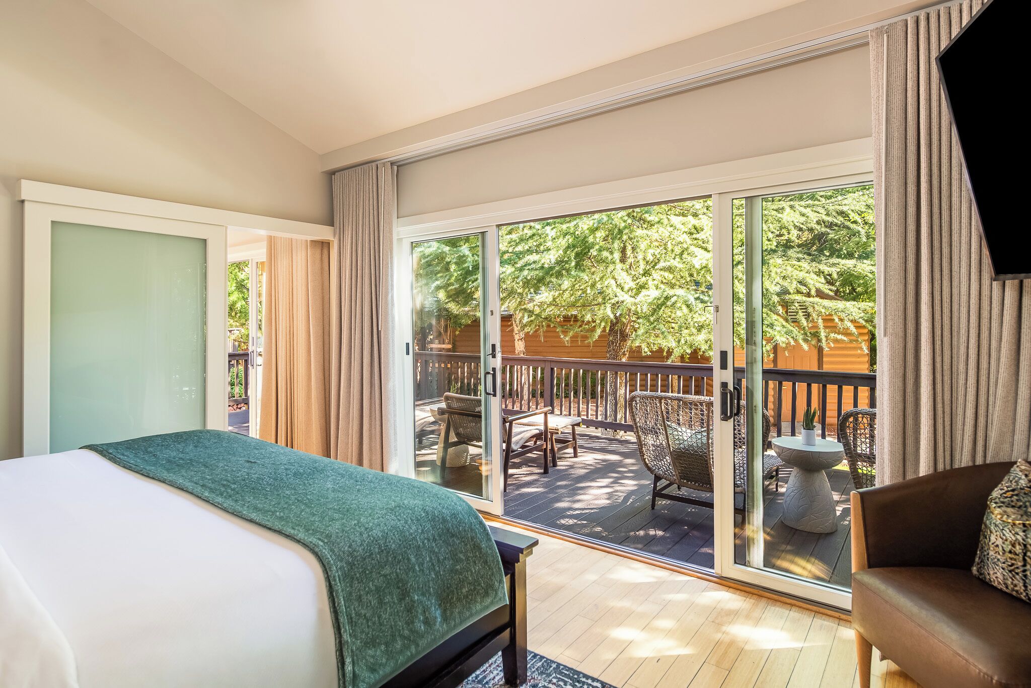 Suite (Spa Suite) | Premium bedding, minibar, in-room safe, individually decorated