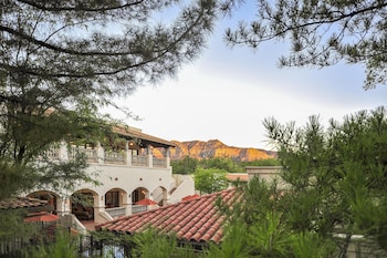 Hotel Exterior at Hilton Vacation Club Los Abrigados Resort & Spa Sedona