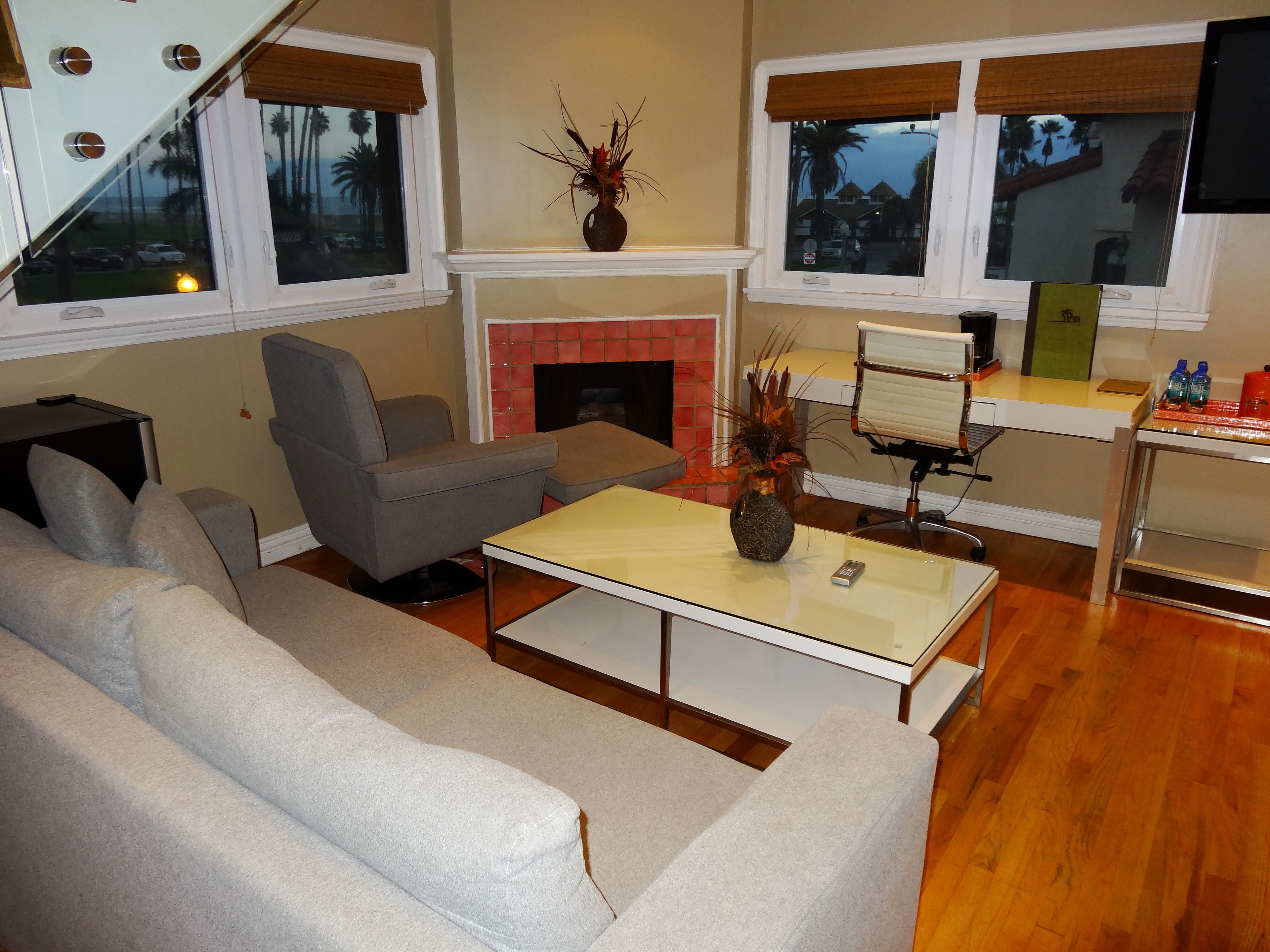 Photo - Balboa Inn, On The Beach At Newport