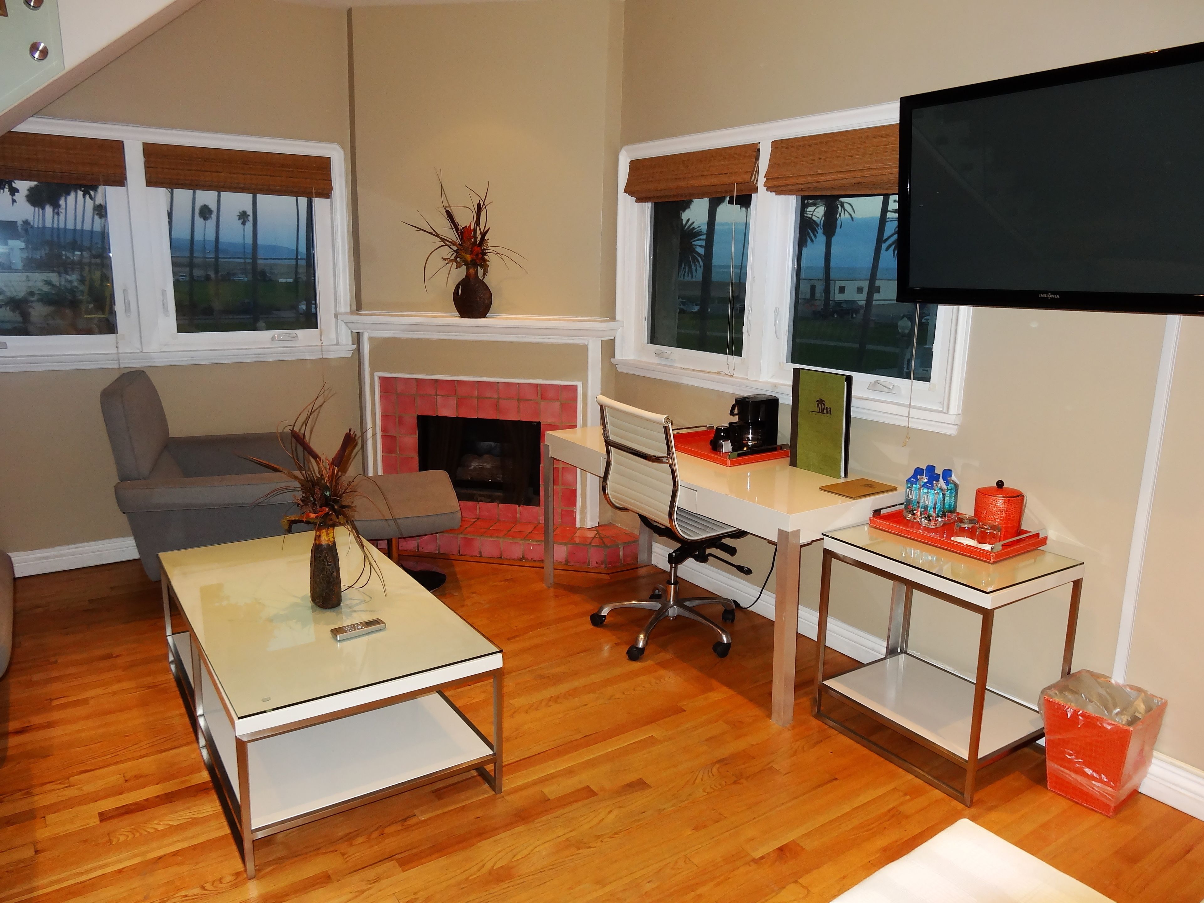 Photo - Balboa Inn, On The Beach At Newport