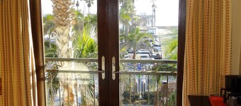 Balboa Inn, On the Beach