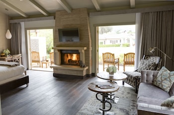 1 bedroom, Egyptian cotton sheets, premium bedding, down comforters at Bernardus Lodge & Spa