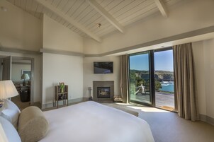 Suite (Heritage) | Frette Italian sheets, premium bedding, pillowtop beds, in-room safe