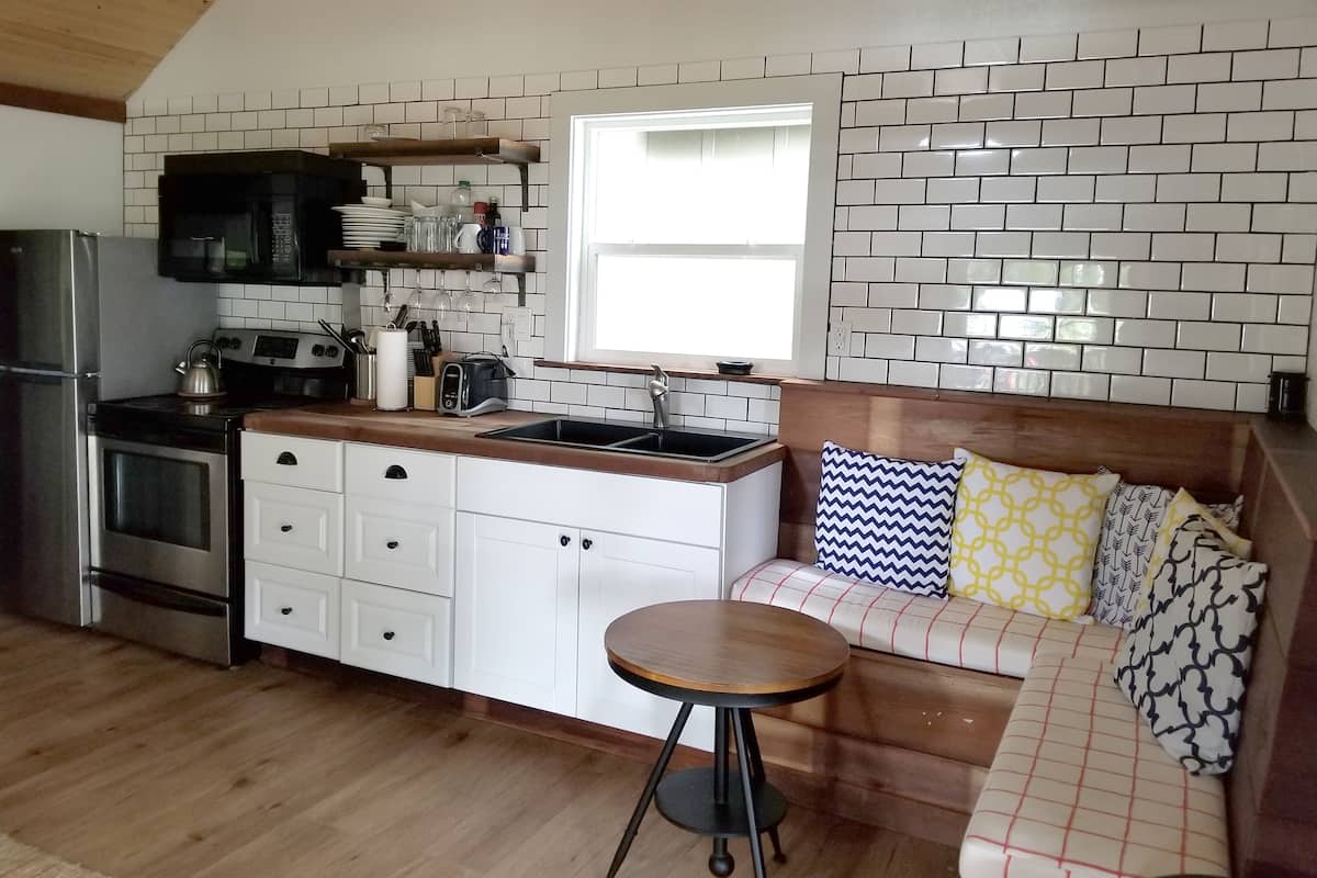 3 bedroom cottage | private kitchen | mini-fridge, microwave, coffee/tea maker, electric kettle