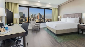 Chambre Standard, 1 très grand lit, non-fumeur, vue sur la ville | Literie de qualité, lit avec matelas à plateau-coussin, coffre-fort