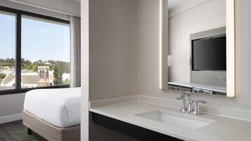 1 bedroom, premium bedding, pillowtop beds, in-room safe