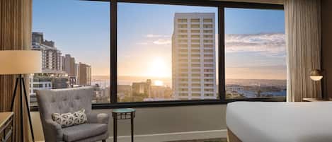 Standard Room, 1 King Bed, Non Smoking, Bay View | Premium bedding, pillowtop beds, in-room safe, desk