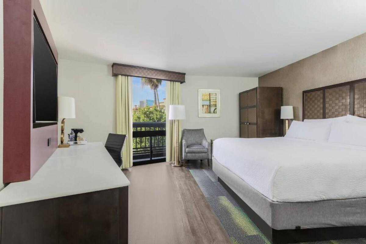 Premium bedding, pillow-top beds, in-room safe, desk
