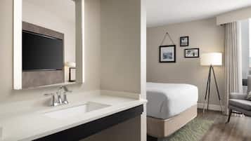 1 bedroom, premium bedding, pillowtop beds, in-room safe