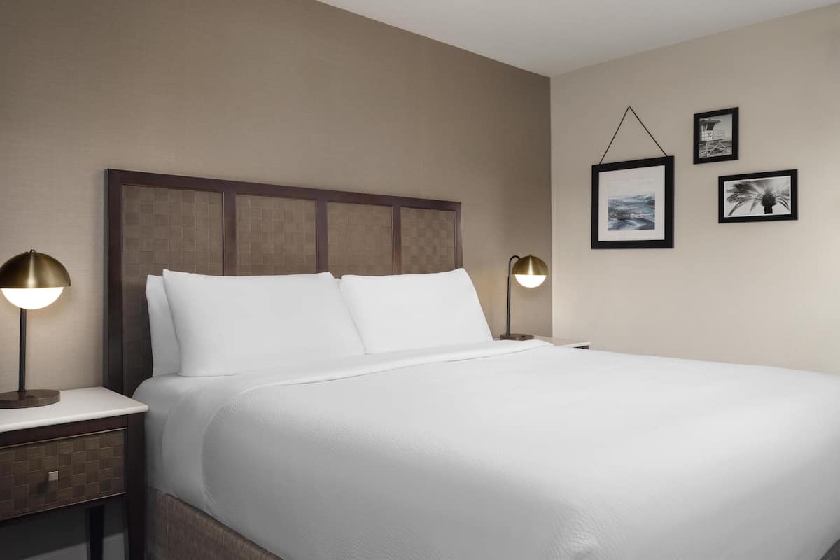 1 bedroom, premium bedding, pillowtop beds, in-room safe