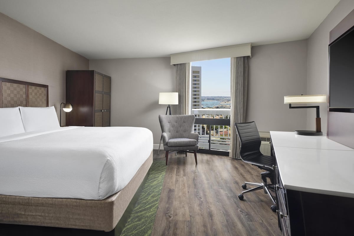 1 bedroom, premium bedding, pillowtop beds, in-room safe