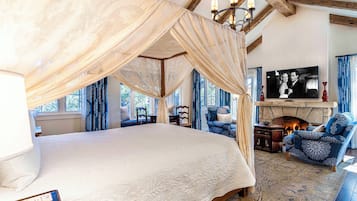 Premium bedding, in-room safe, blackout drapes, iron/ironing board