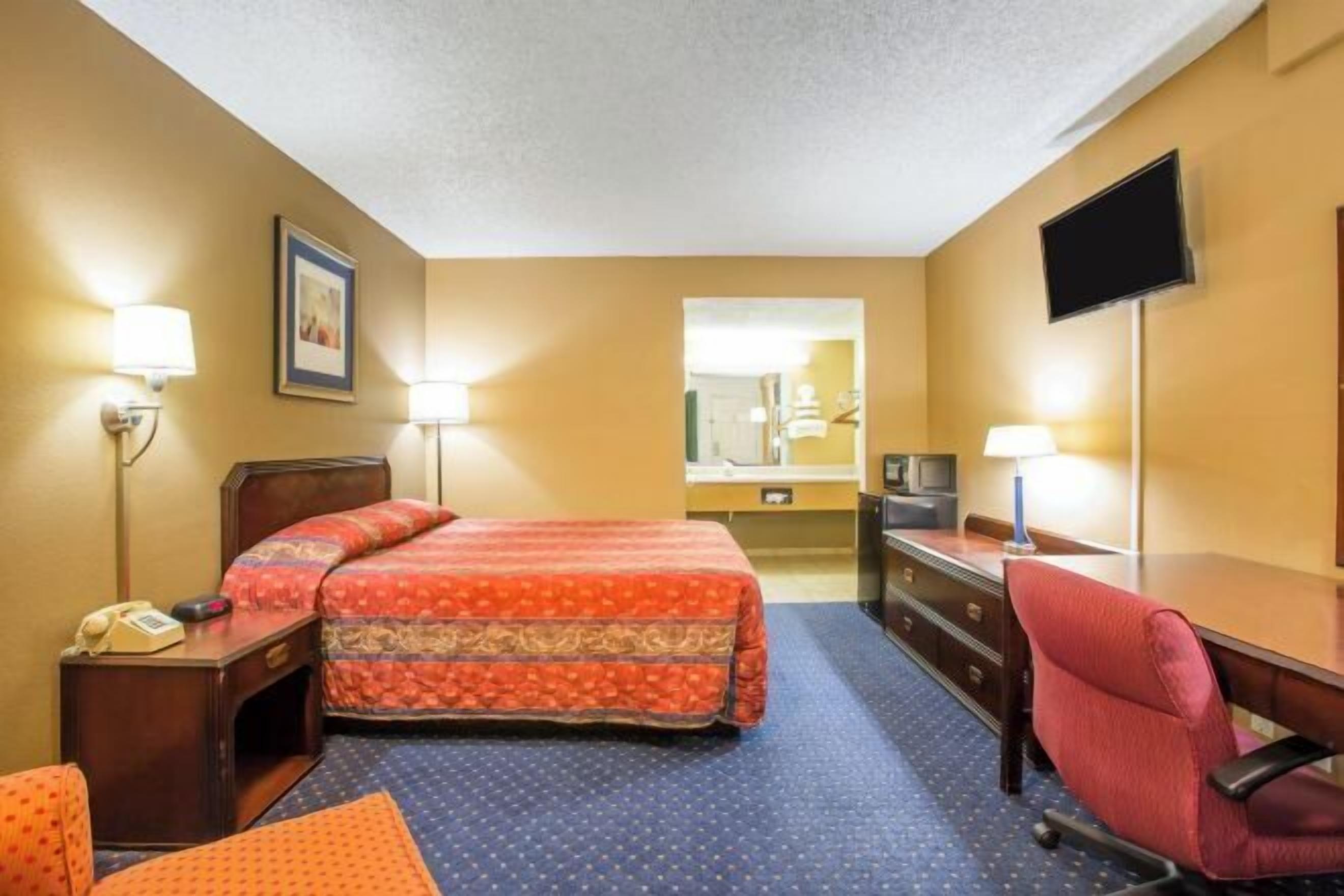 Schreibtisch, Zustellbetten, WLAN, Bettwäsche