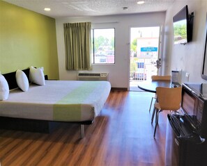 Deluxe Room, 1 King Bed, Non Smoking, Refrigerator & Microwave | Desk, rollaway beds, WiFi, bed sheets