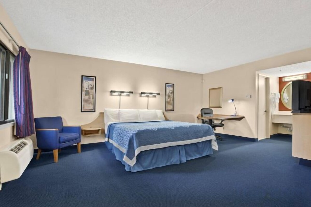 King Studio Suite
