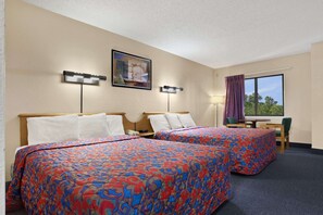 Pillowtop beds, desk, blackout drapes, iron/ironing board - Days Inn by Wyndham Buena Park (Buena Park)