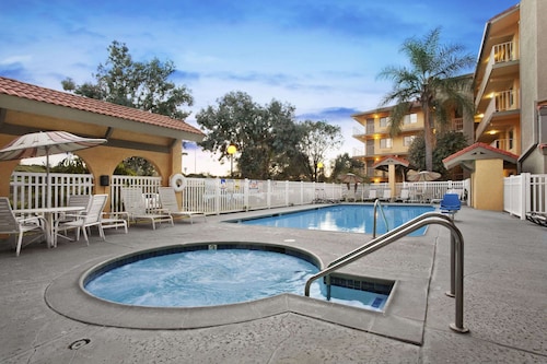 Days Inn by Wyndham Buena Park