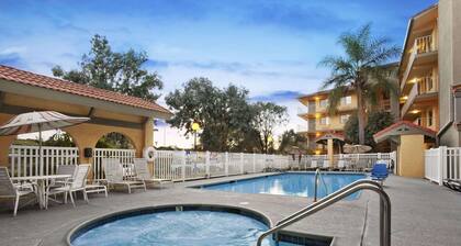 Days Inn by Wyndham Buena Park