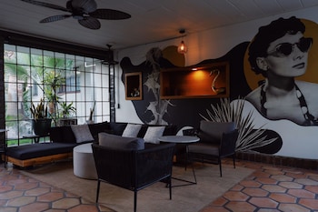 Free daily continental breakfast at Villa Royale