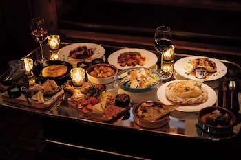 Food and drink at Villa Royale