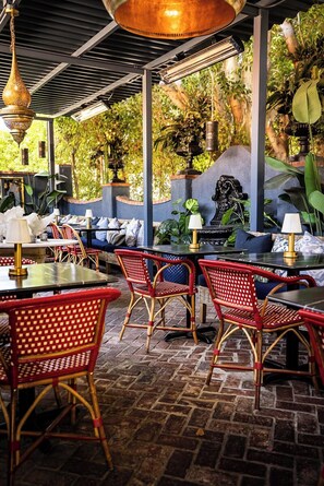 Dinner served - Villa Royale (Palm Springs)