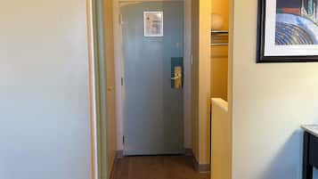 Standard Single Room, 1 Queen Bed, Non Smoking