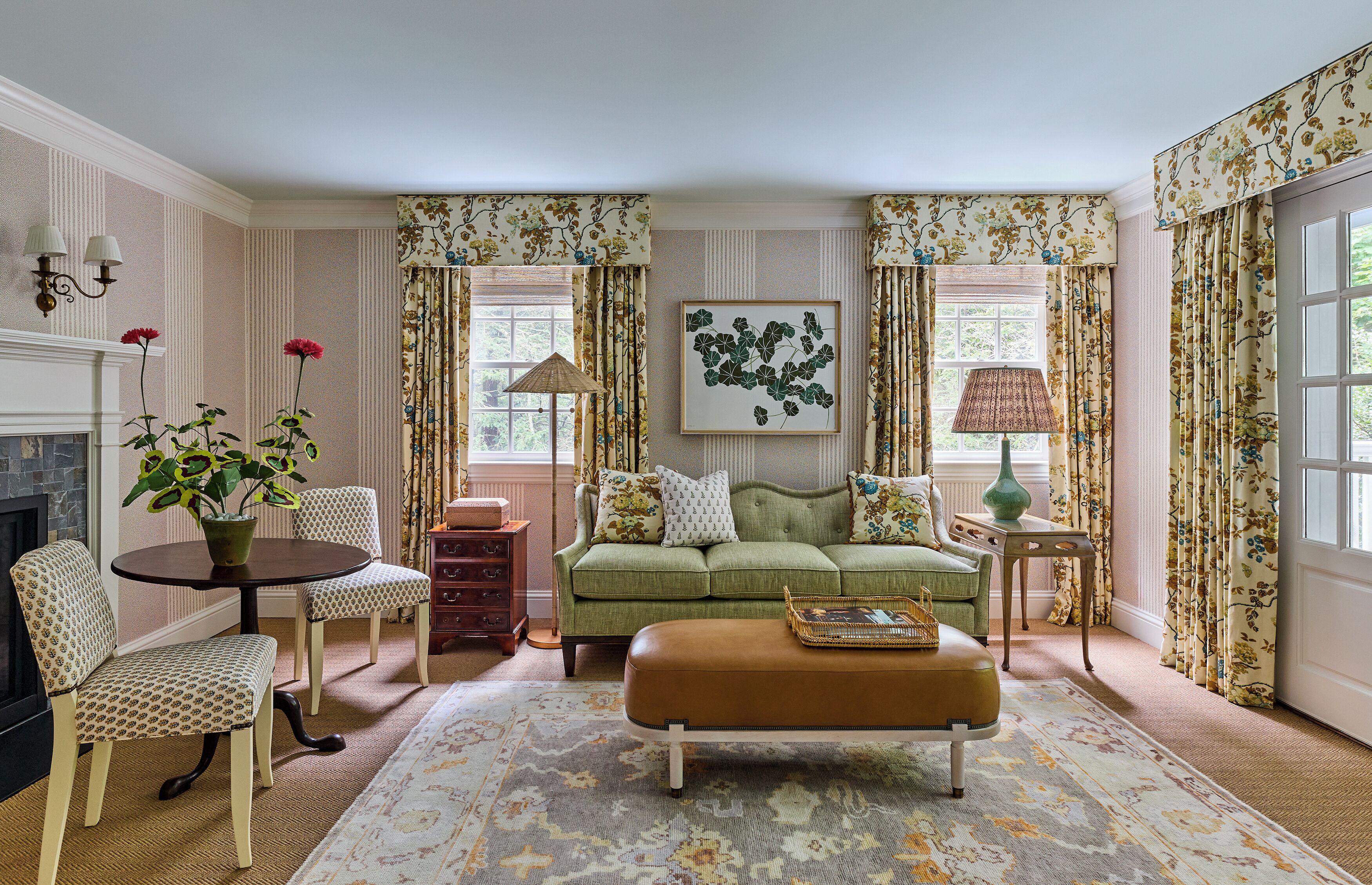 premium suite, 1 king bed | living area | flat-screen tv, dvd player, ipod dock