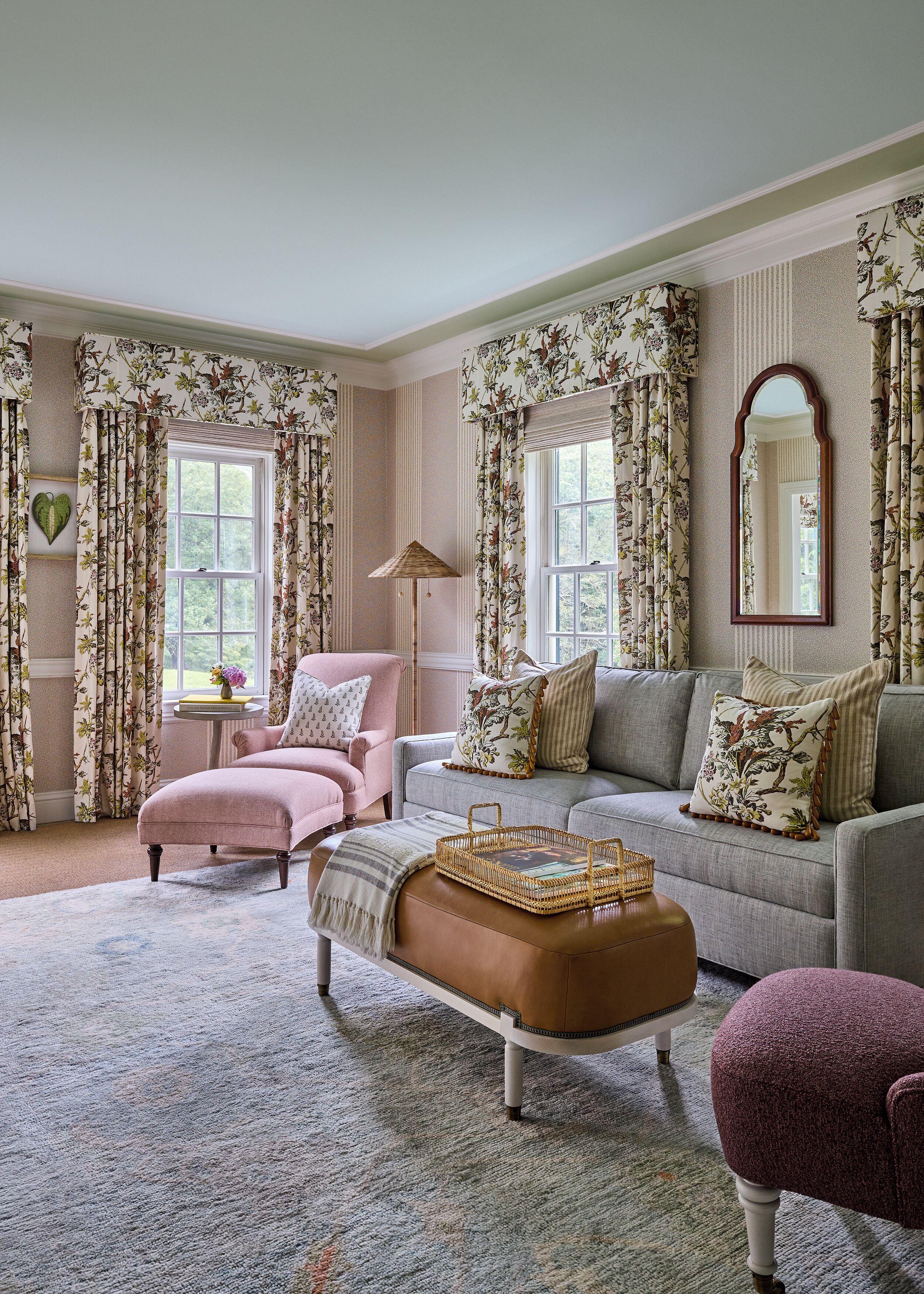 signature suite, 1 king bed (library) | living area | flat-screen tv, dvd player, ipod dock