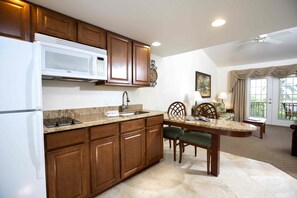 Suite, 1 King Bed with Sofa bed, Balcony, Bay View | Private kitchen | Coffee/tea maker