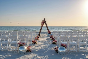 Private beach, white sand, beach cabanas, sun-loungers - The Luce, St. Pete Beach, a Tribute Portfolio Hotel (St. Pete Beach)