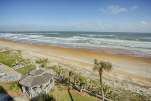 Beach/ocean view - Coral Sands Inn (Ormond Beach)