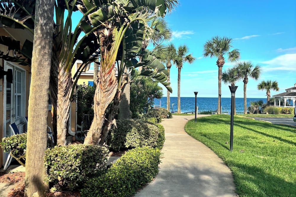 Coral Sands Inn
