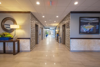 Hotel entrance and lobby at Stadium Hotel