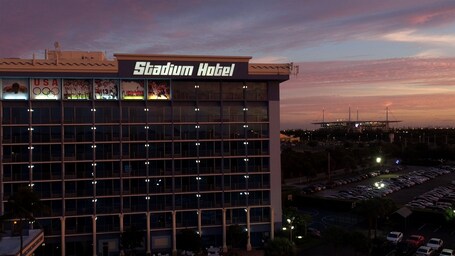 Stadium Hotel - Image 2