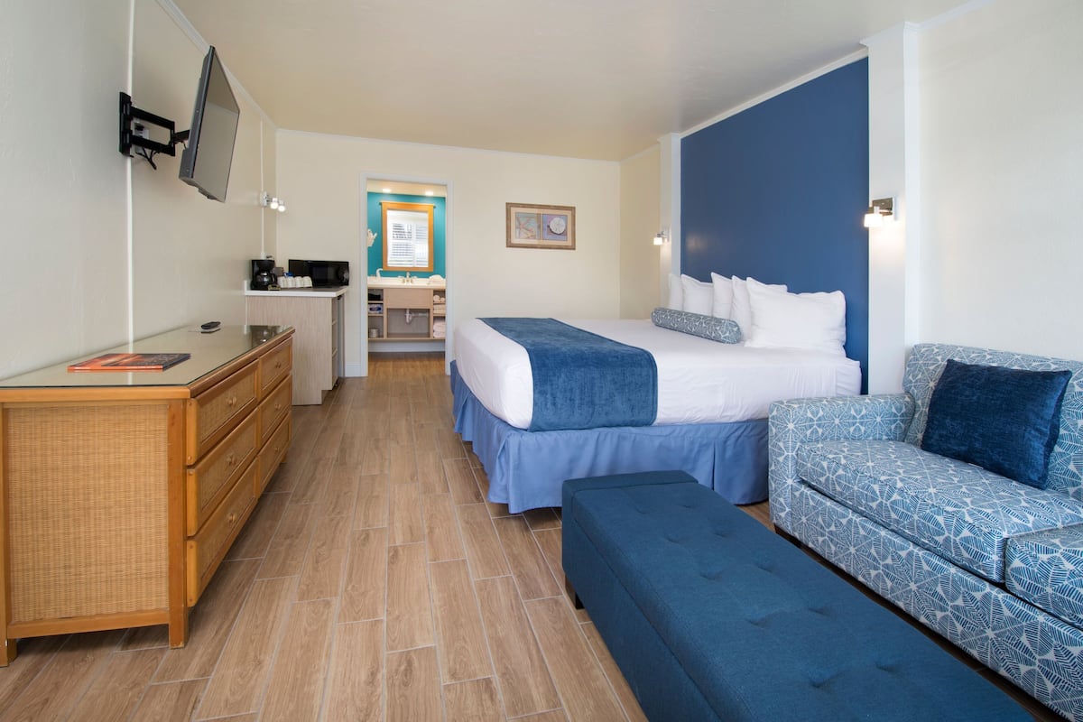 Standard Room, 1 King Bed (Not Available on Ground Floor) | In-room safe, iron/ironing board, free cots/infant beds, rollaway beds