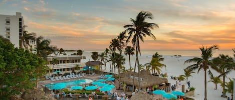 Outdoor pool, pool umbrellas, sun loungers