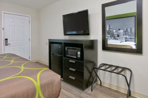 In-room safe, desk, soundproofing, iron/ironing board