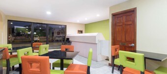 Super 8 by Wyndham Brunswick/St Simons Island Area