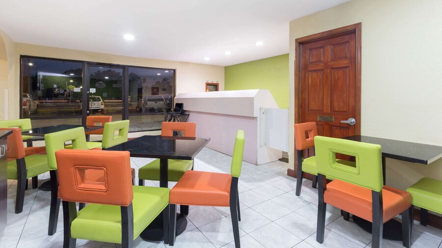 Super 8 by Wyndham Brunswick/St Simons Island Area